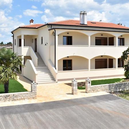 Apartmani Diana Новиград Экстерьер фото