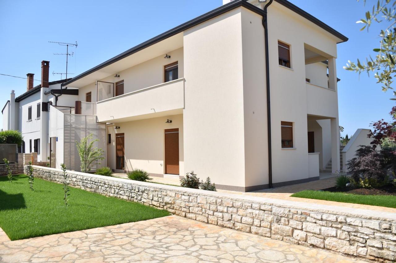 Apartmani Diana Новиград Экстерьер фото