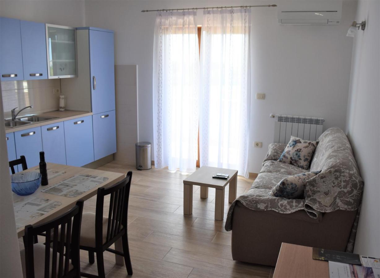 Apartmani Diana Новиград Экстерьер фото