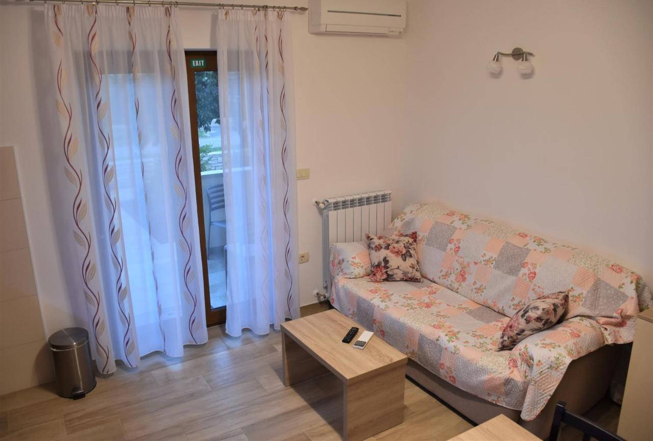 Apartmani Diana Новиград Экстерьер фото